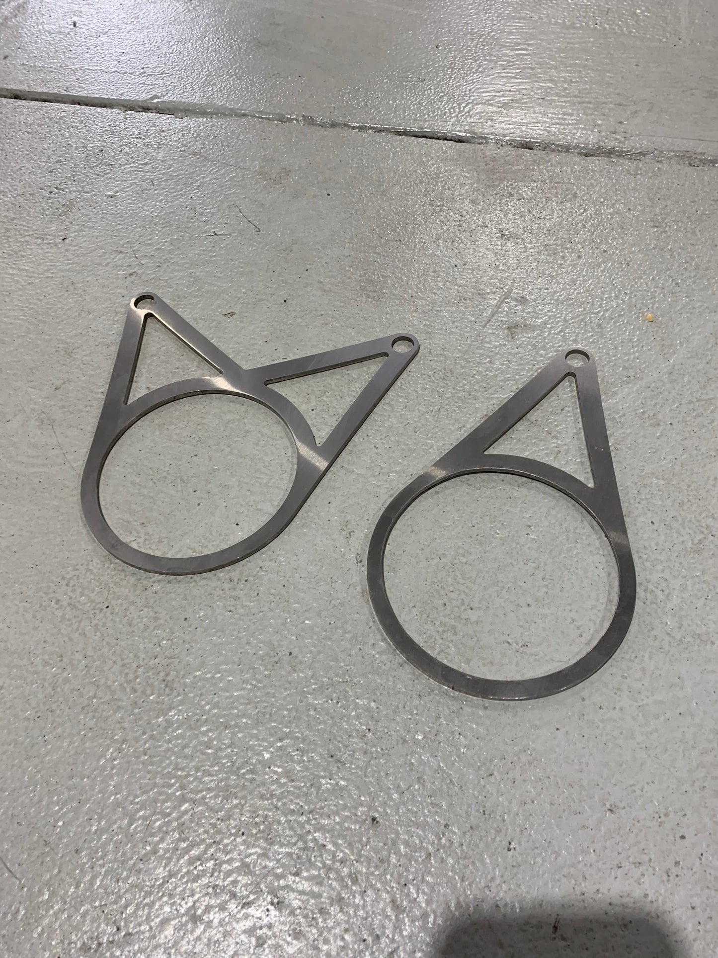 Exhaust Hanger Single 4"